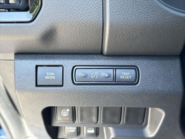 new 2025 Nissan Frontier car, priced at $40,197