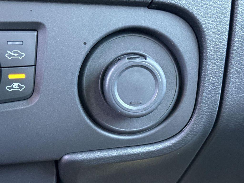 new 2025 Nissan Frontier car, priced at $34,017