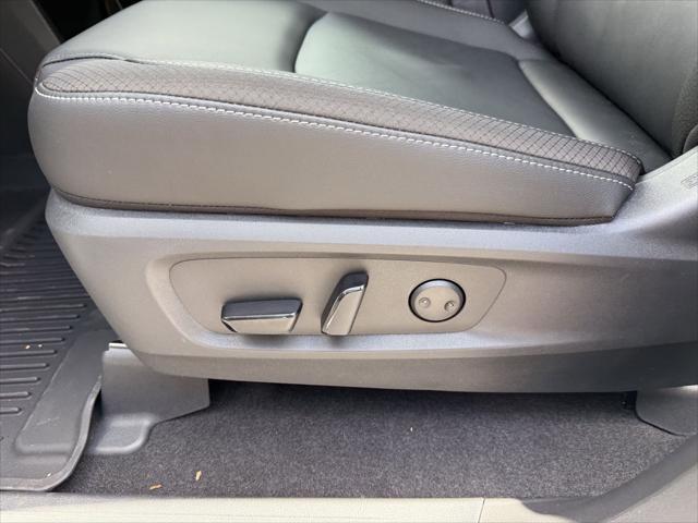 new 2025 Nissan Pathfinder car, priced at $41,659