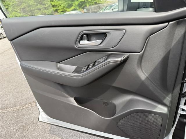 new 2025 Nissan Rogue car, priced at $30,016