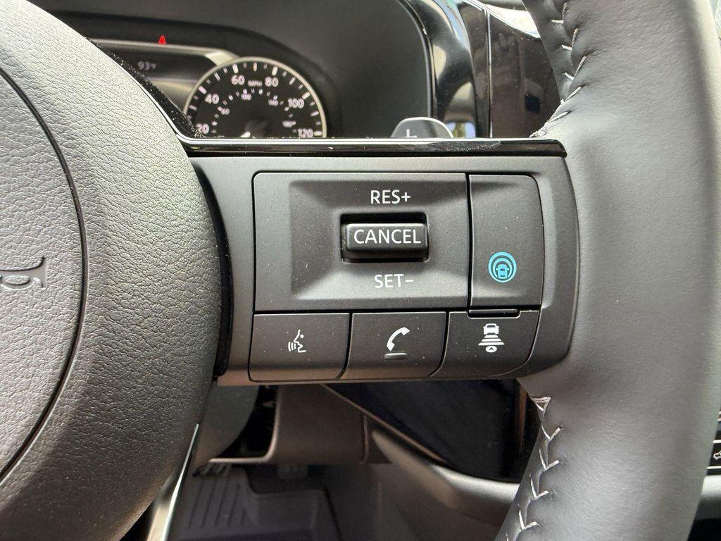 new 2025 Nissan Pathfinder car, priced at $35,827