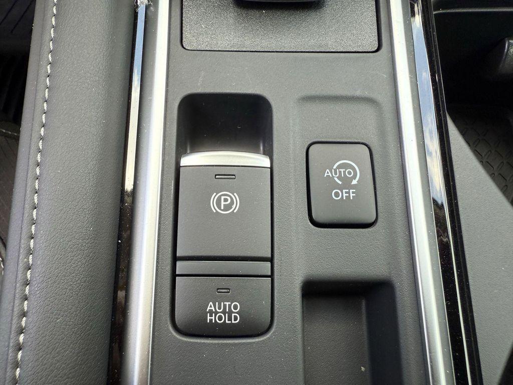 new 2025 Nissan Pathfinder car, priced at $35,827