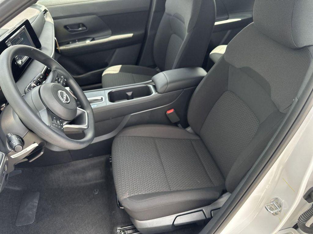 new 2025 Nissan Kicks car