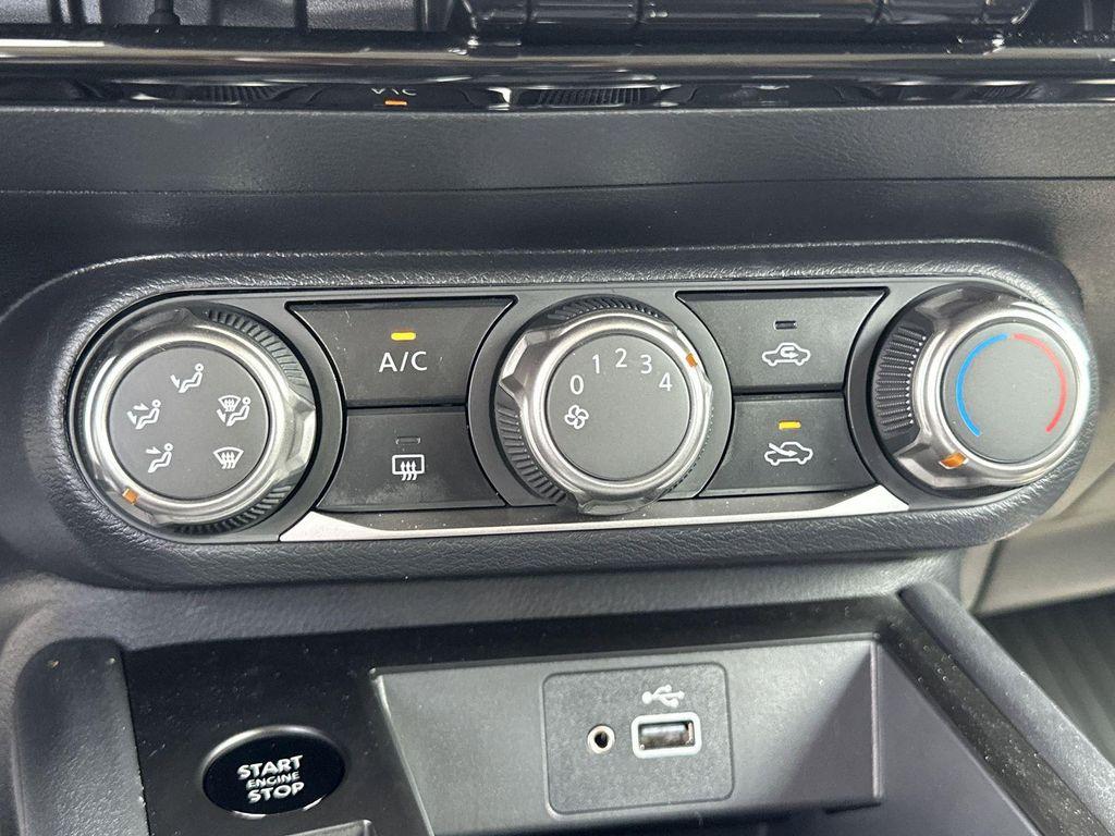 new 2025 Nissan Kicks car