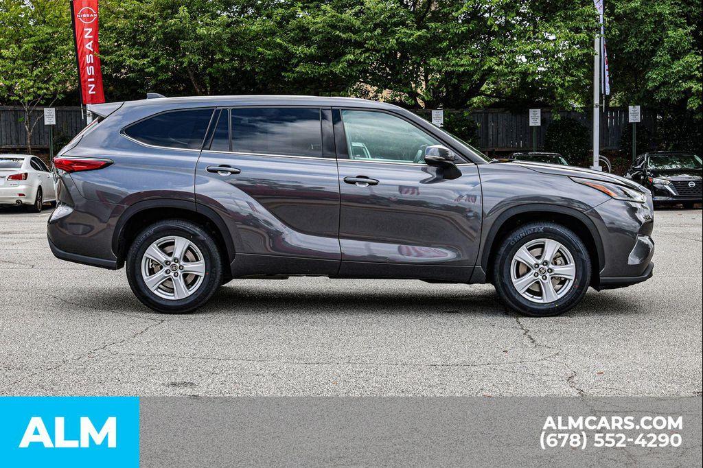 used 2021 Toyota Highlander car, priced at $25,420