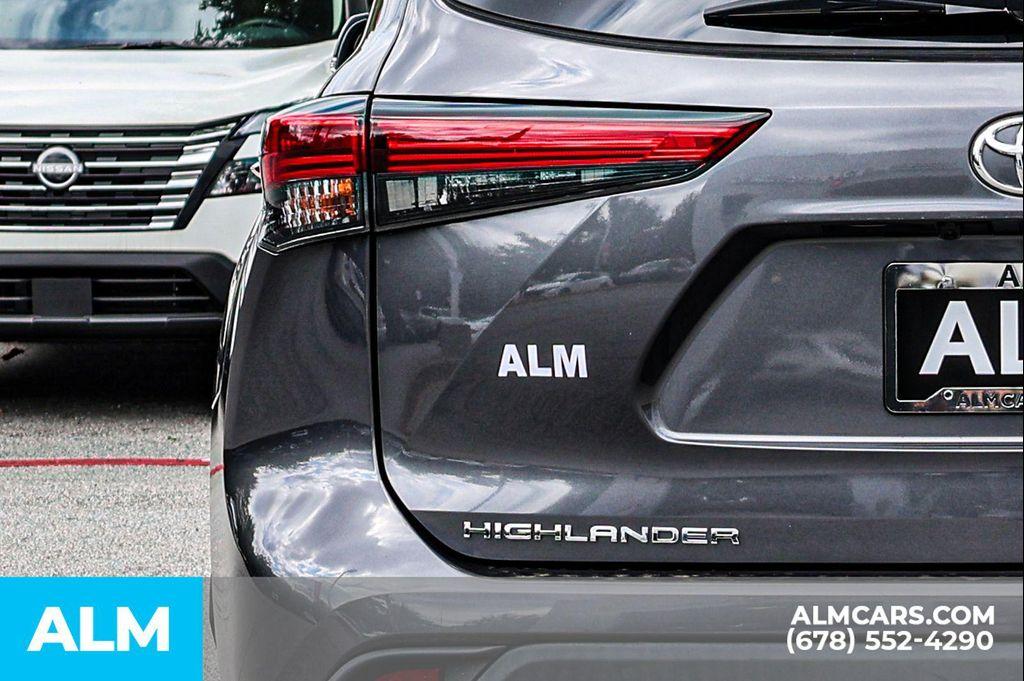 used 2021 Toyota Highlander car, priced at $25,420