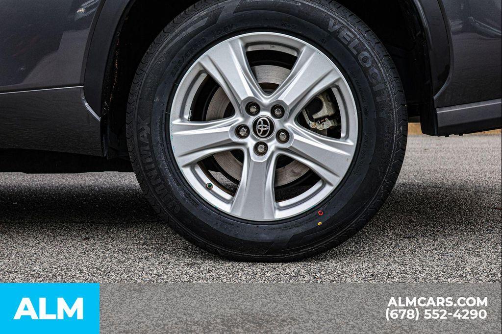 used 2021 Toyota Highlander car, priced at $25,420