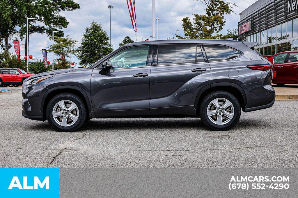 used 2021 Toyota Highlander car, priced at $25,420