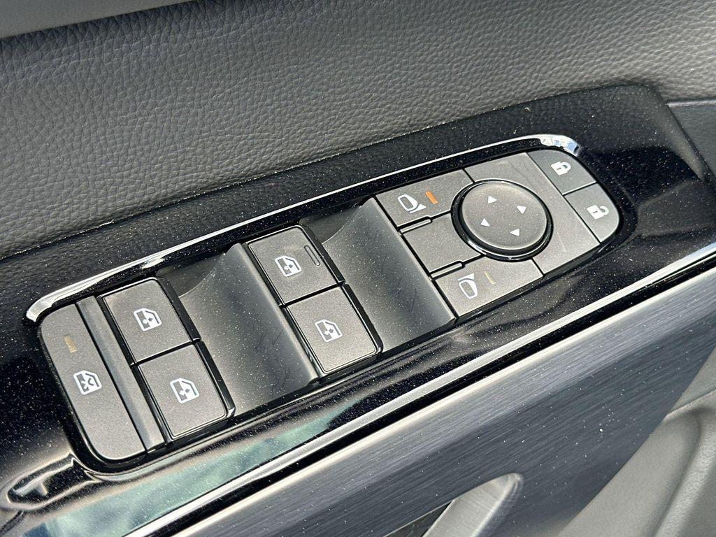 new 2025 Nissan Pathfinder car, priced at $40,718