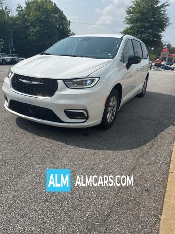 used 2024 Chrysler Pacifica car, priced at $27,420