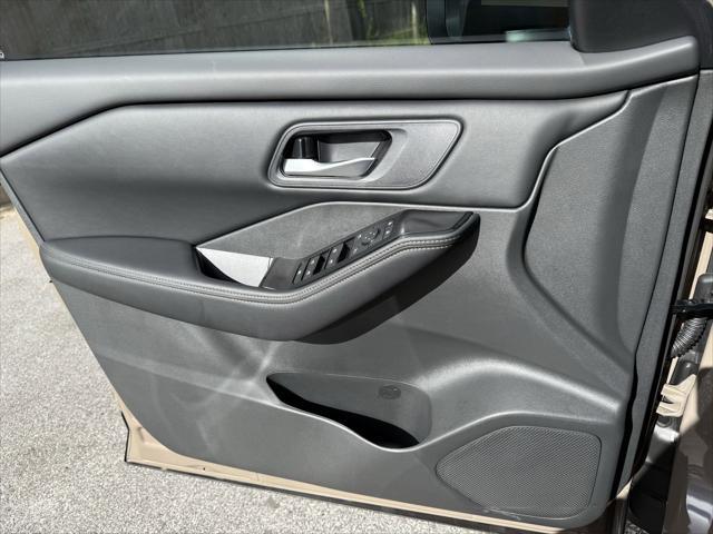 new 2025 Nissan Rogue car, priced at $29,986