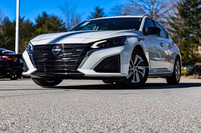 new 2025 Nissan Altima car, priced at $25,908