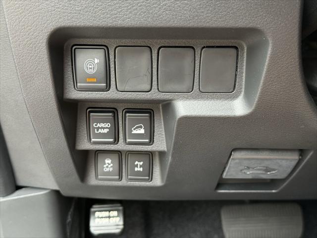 new 2025 Nissan Frontier car, priced at $39,816