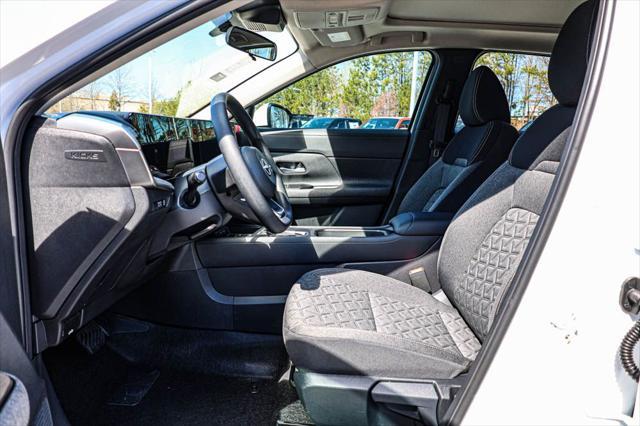 new 2025 Nissan Kicks car, priced at $26,598