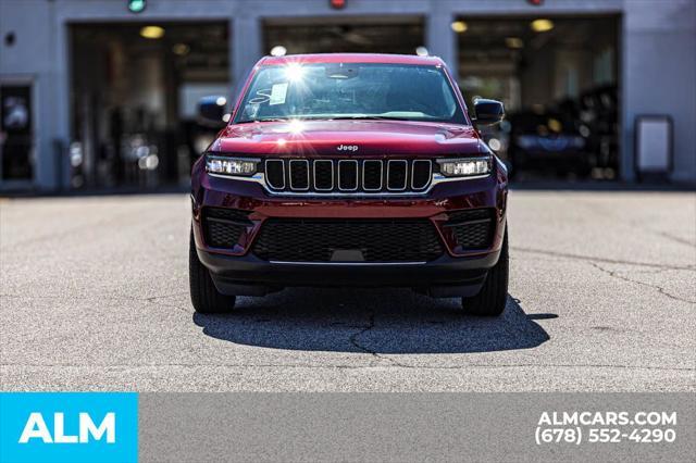 used 2024 Jeep Grand Cherokee car, priced at $29,420