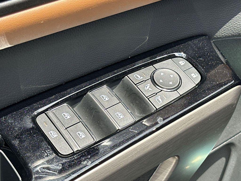 new 2025 Nissan Pathfinder car, priced at $47,204