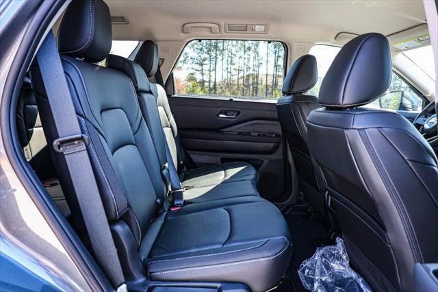 new 2025 Nissan Pathfinder car, priced at $40,496