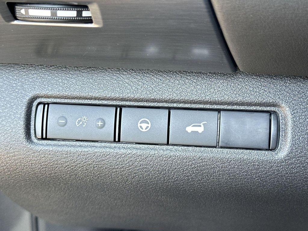 new 2025 Nissan Pathfinder car, priced at $35,718