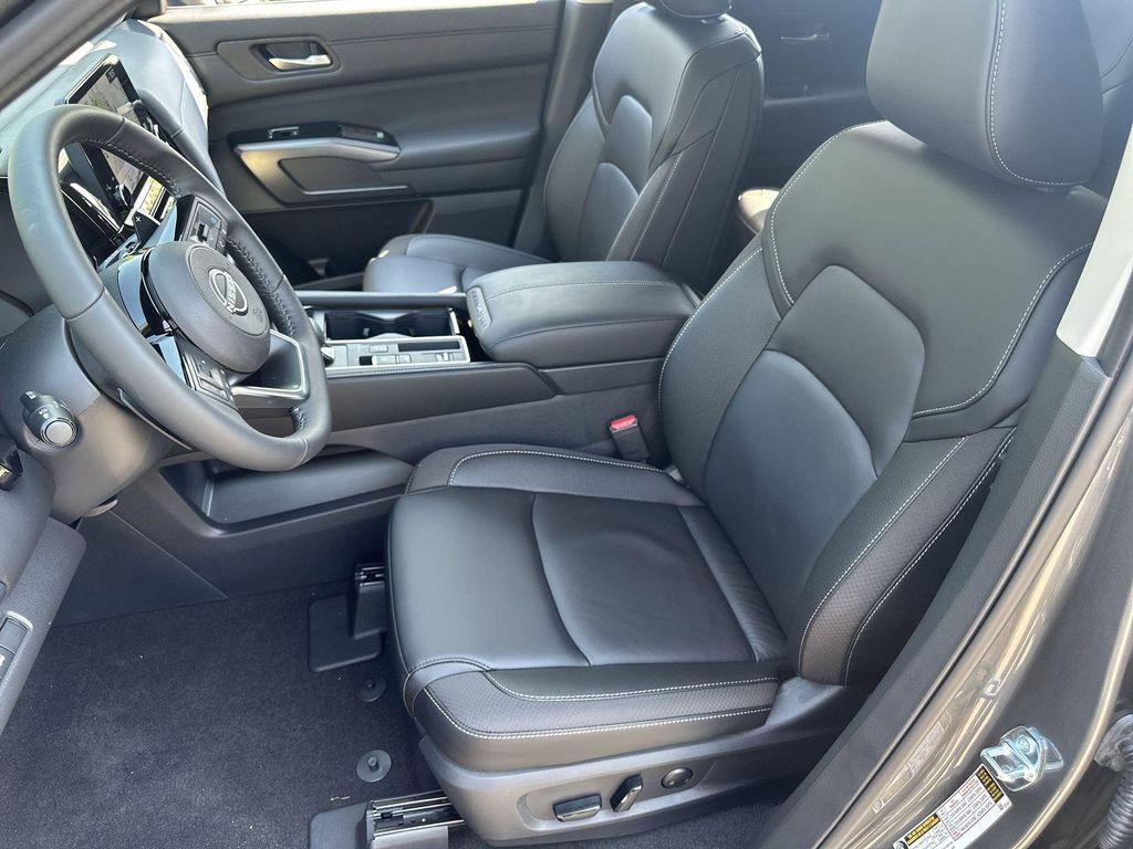 new 2025 Nissan Pathfinder car, priced at $35,718