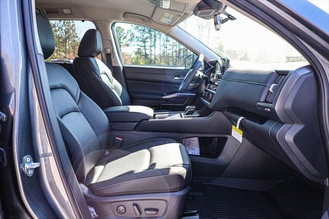 new 2025 Nissan Pathfinder car, priced at $40,496