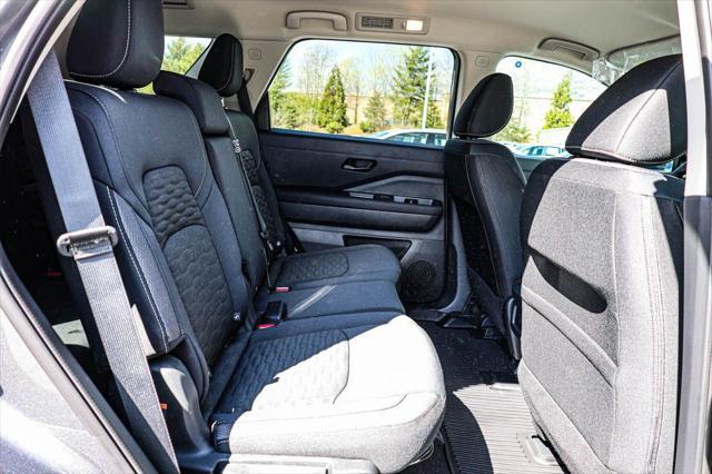 new 2025 Nissan Pathfinder car, priced at $37,760