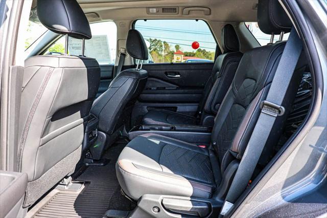 new 2025 Nissan Pathfinder car, priced at $48,637
