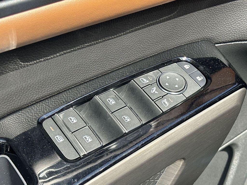 new 2025 Nissan Pathfinder car, priced at $47,683