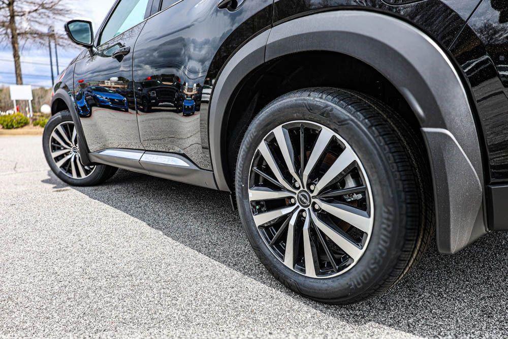 new 2025 Nissan Pathfinder car, priced at $49,060