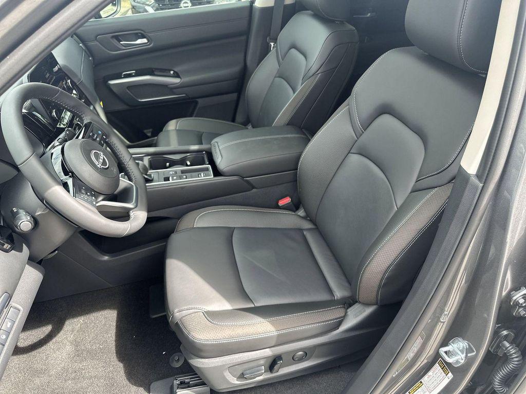 new 2025 Nissan Pathfinder car, priced at $43,730