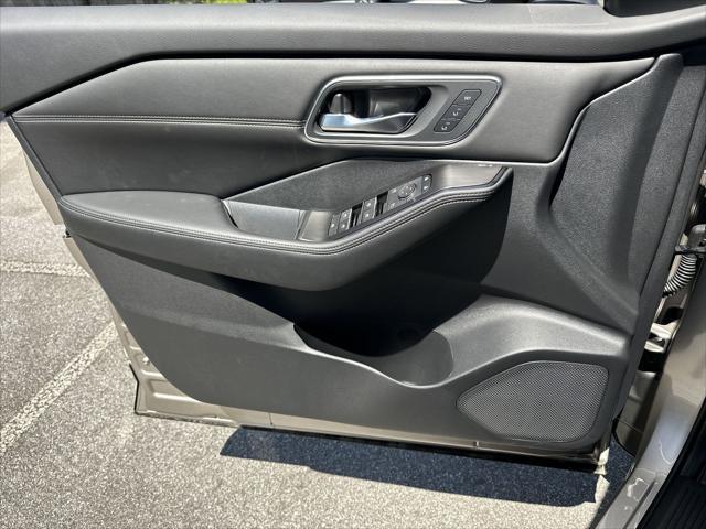 new 2025 Nissan Rogue car, priced at $37,727
