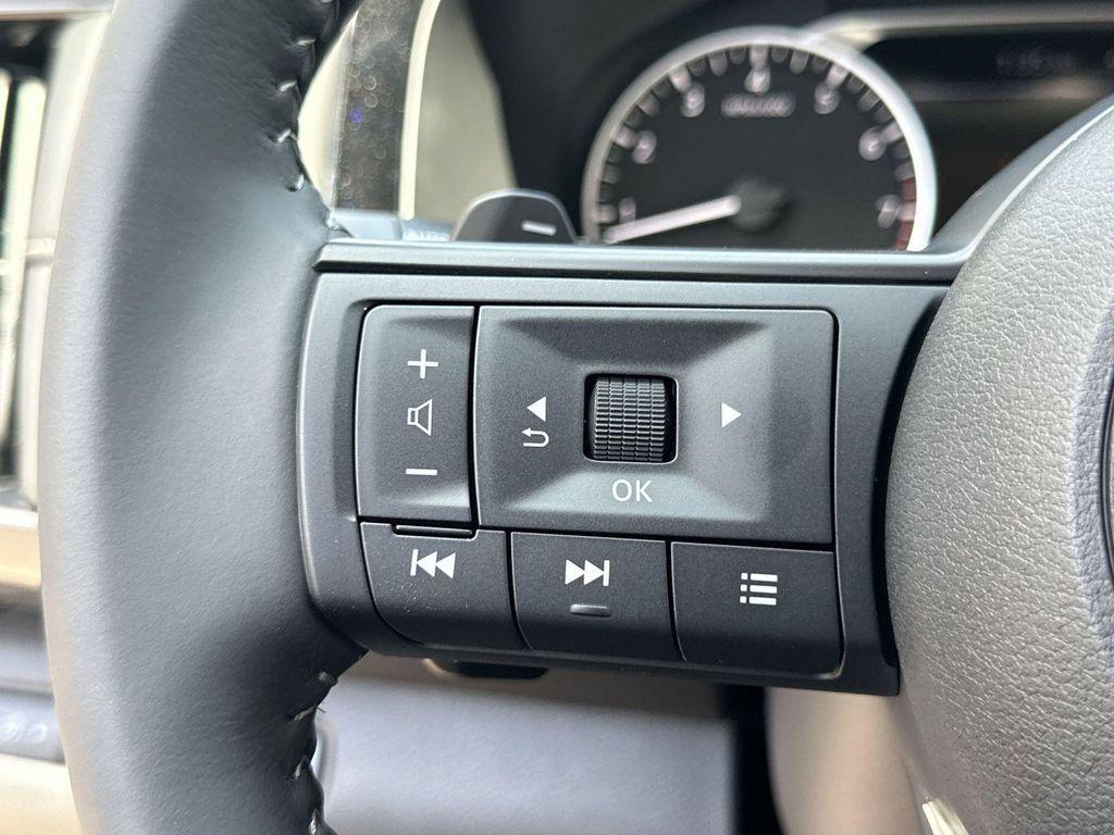 new 2025 Nissan Pathfinder car, priced at $38,781