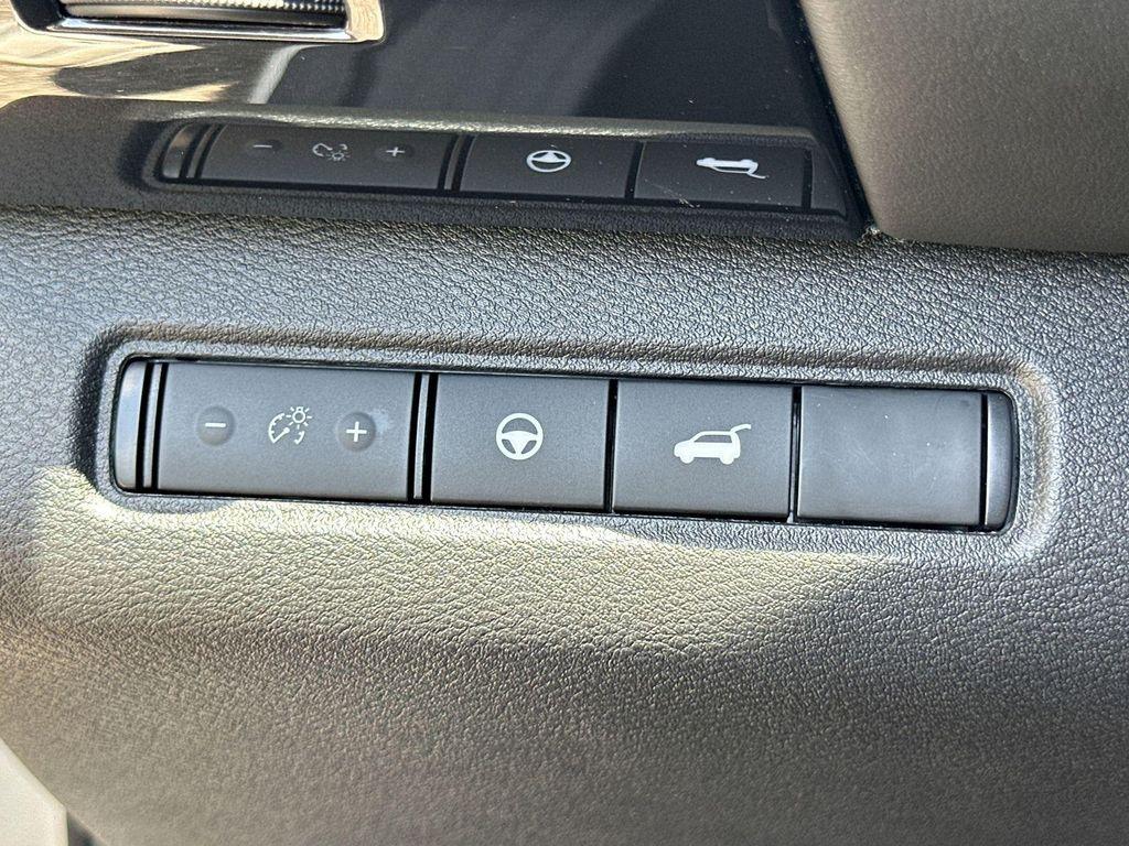 new 2025 Nissan Pathfinder car, priced at $38,781