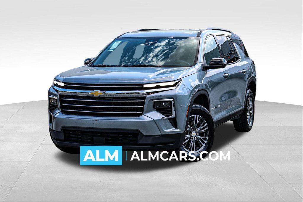 used 2024 Chevrolet Traverse car, priced at $33,920