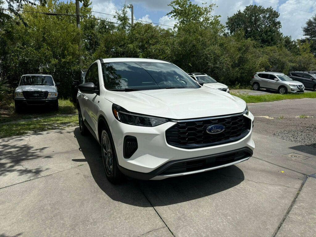 used 2025 Ford Escape car, priced at $28,990