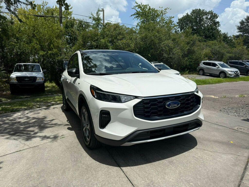 used 2025 Ford Escape car, priced at $29,990