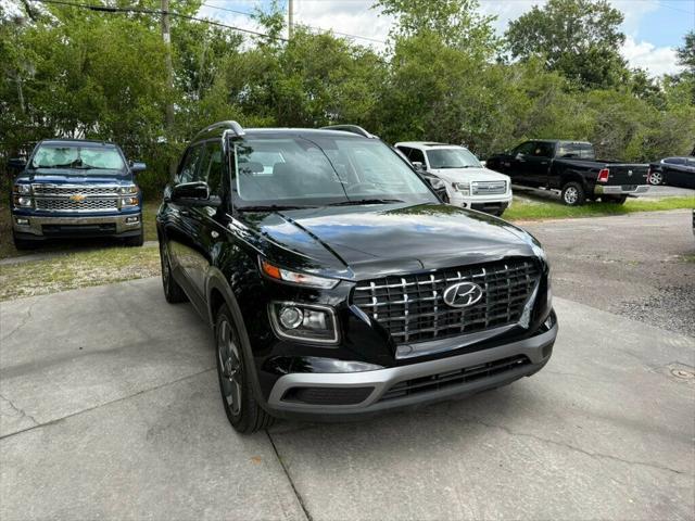 used 2025 Hyundai Venue car, priced at $22,990