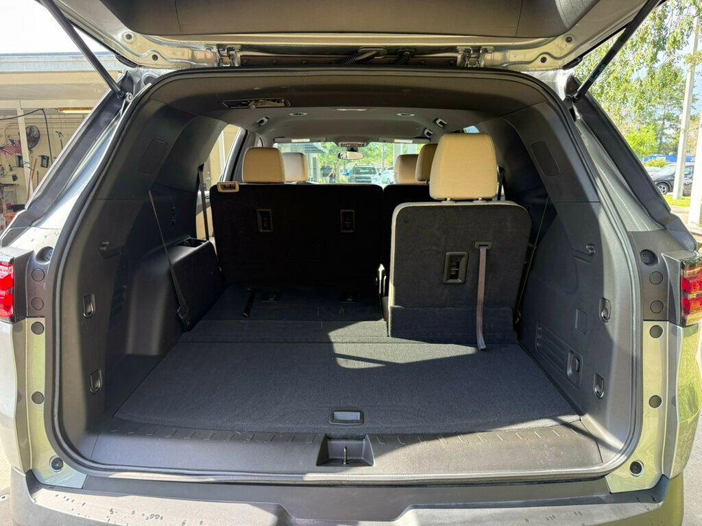 used 2023 Chevrolet Traverse car, priced at $28,990