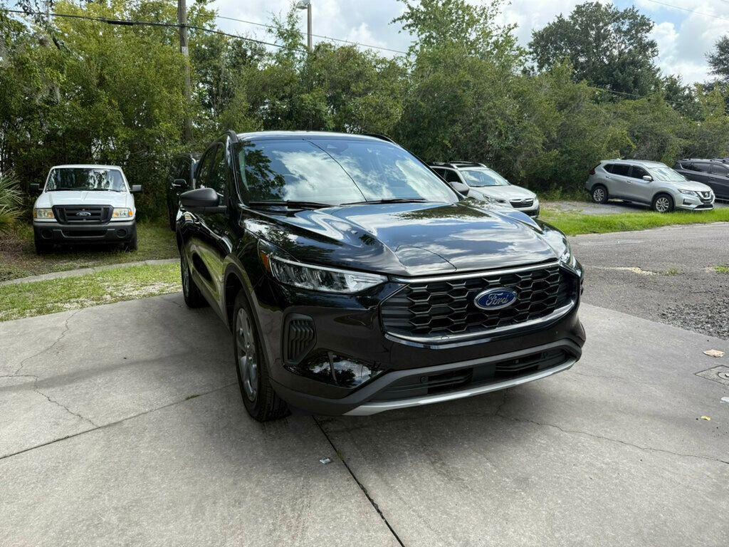 used 2025 Ford Escape car, priced at $28,990