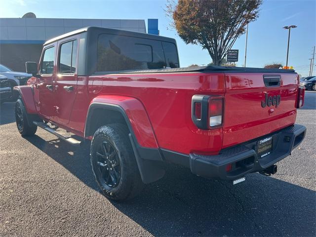 used 2022 Jeep Gladiator car, priced at $31,652