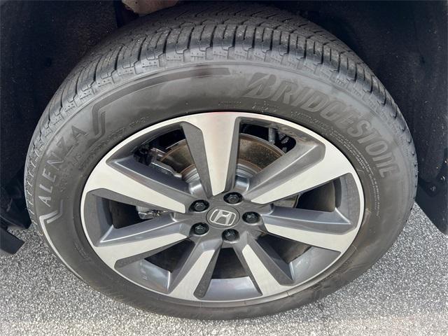 used 2025 Honda Pilot car, priced at $48,529
