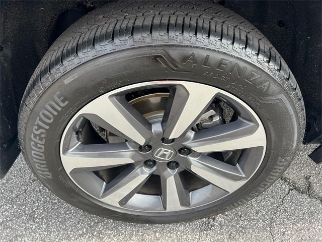 used 2025 Honda Pilot car, priced at $48,529