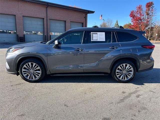 used 2020 Toyota Highlander car, priced at $30,119