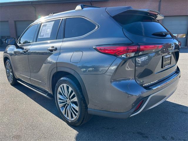 used 2020 Toyota Highlander car, priced at $30,119