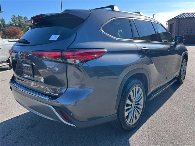 used 2020 Toyota Highlander car, priced at $30,119