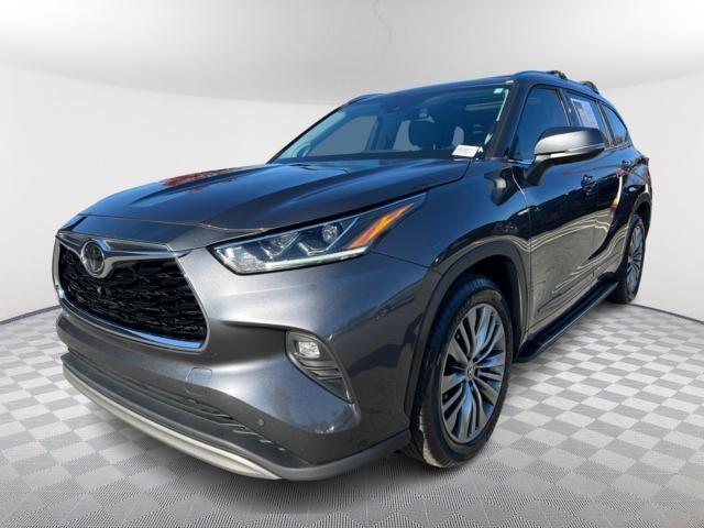 used 2020 Toyota Highlander car, priced at $30,362