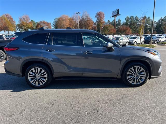 used 2020 Toyota Highlander car, priced at $30,119