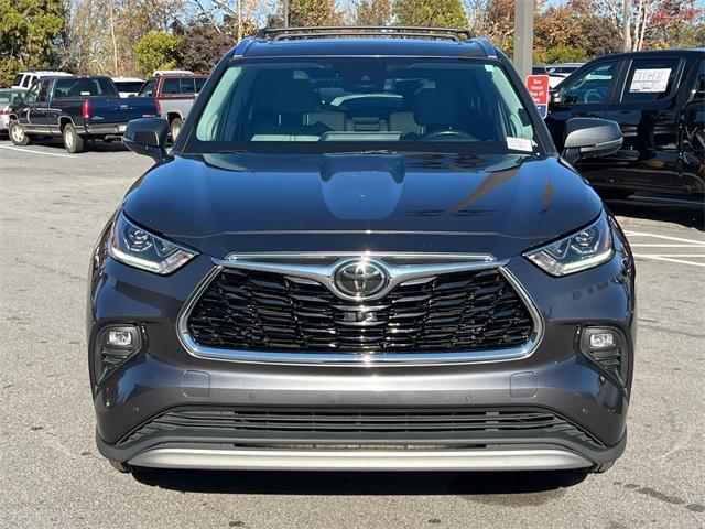 used 2020 Toyota Highlander car, priced at $30,119