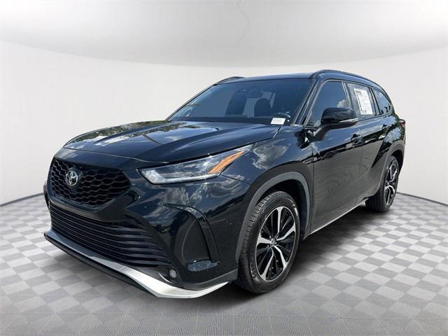 used 2021 Toyota Highlander car, priced at $34,023