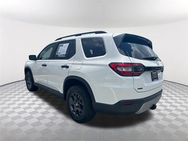 used 2025 Honda Pilot car, priced at $46,859