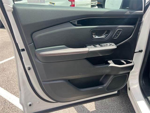 used 2025 Honda Pilot car, priced at $46,859